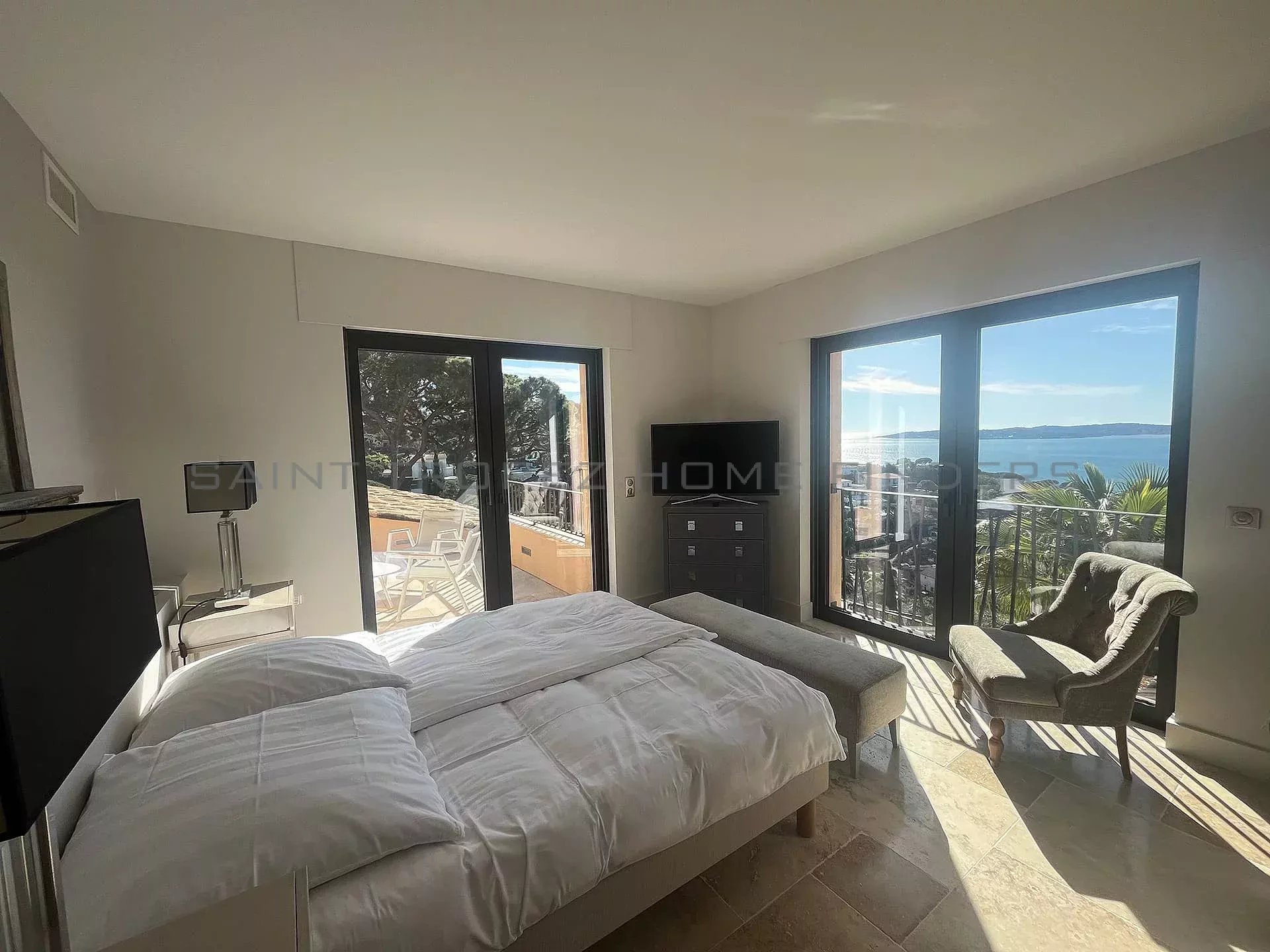  Wonderful villa with sea view - ST TROPEZ HOME FINDERS