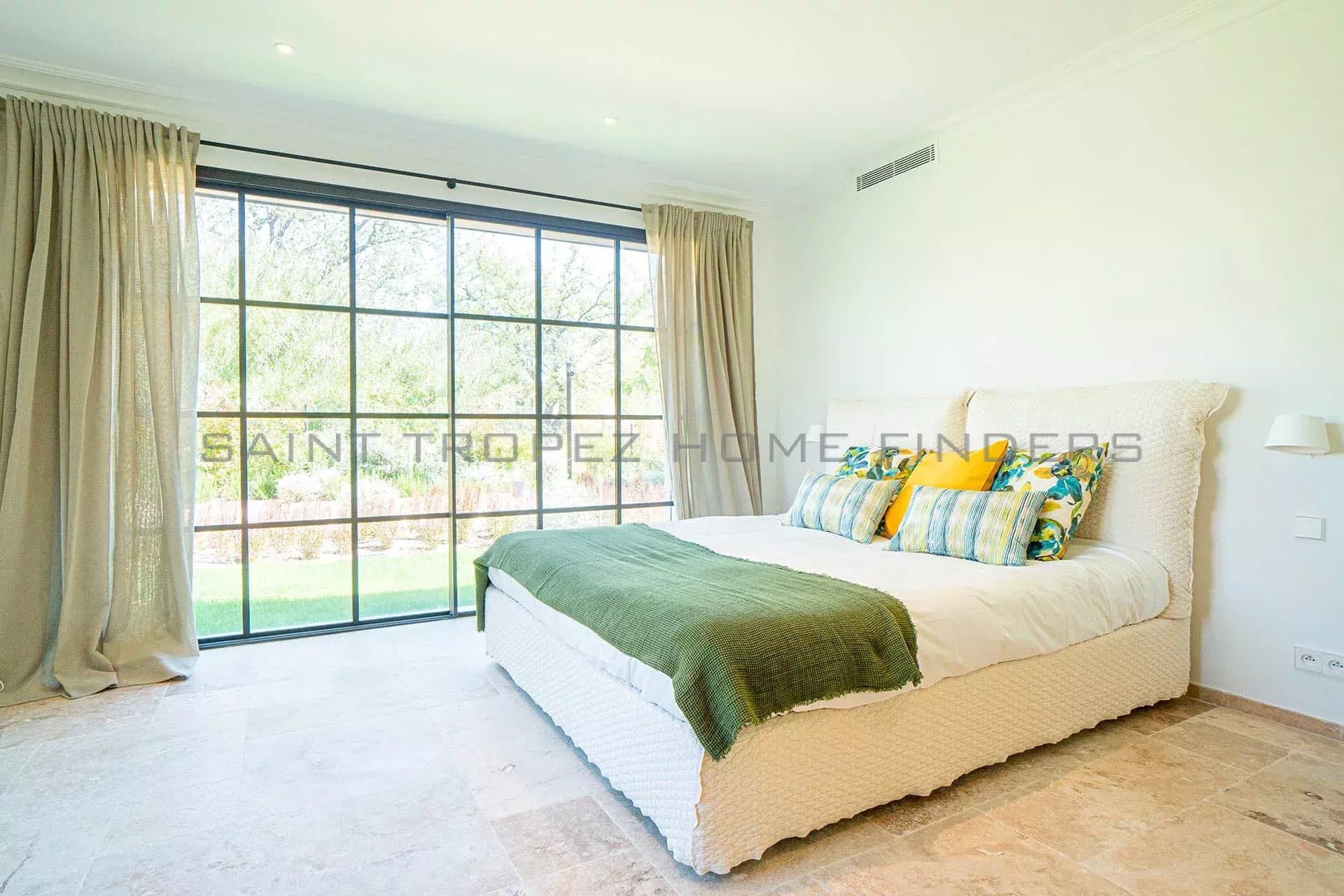  Neue Villa zum Fuss zumlStrand - ST TROPEZ HOME FINDERS