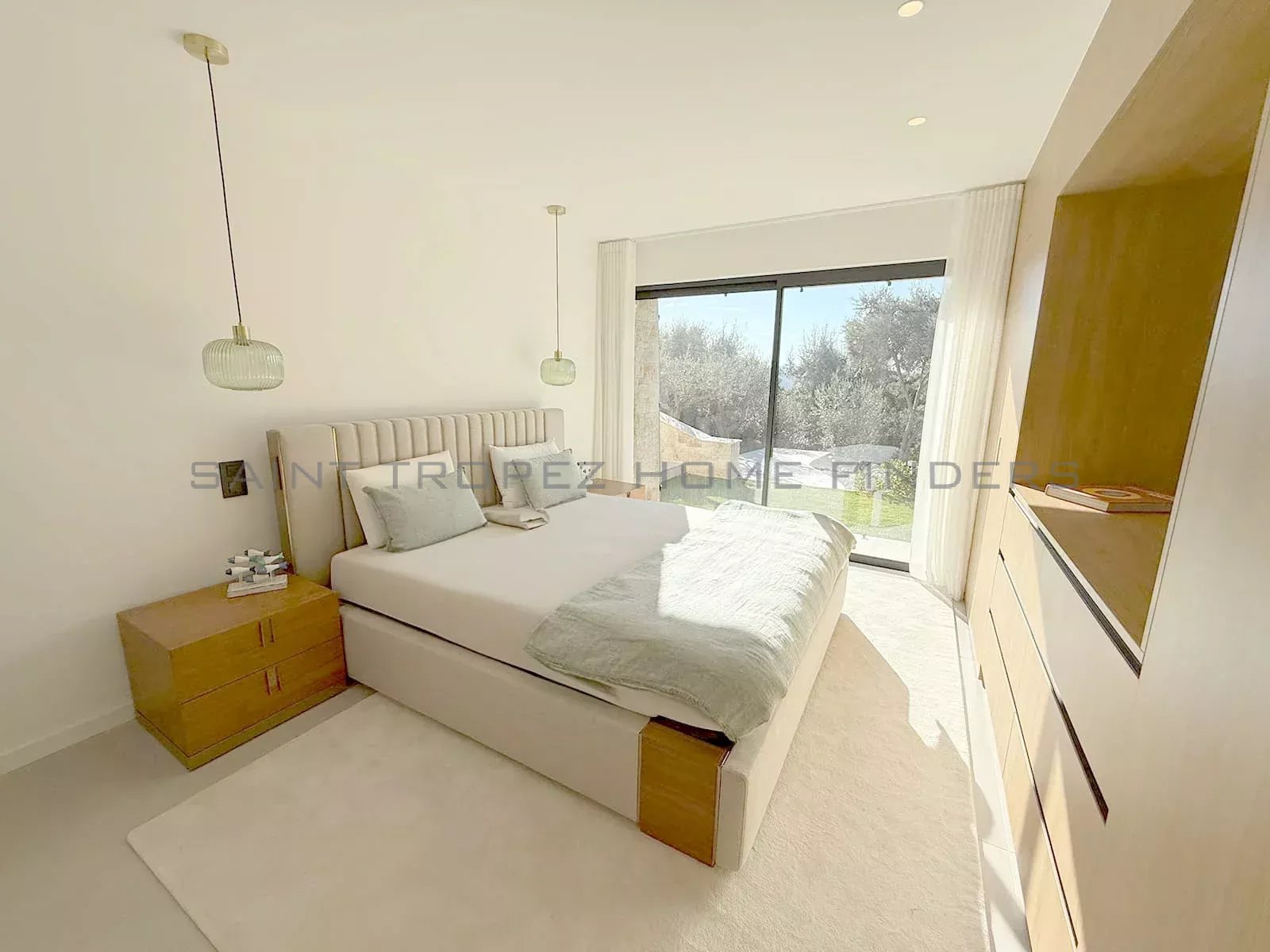  Unique Property with sea view - ST TROPEZ HOME FINDERS