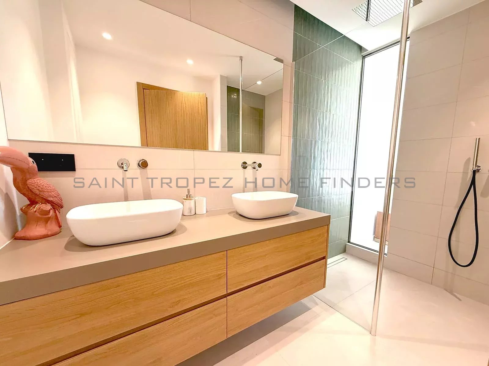  Unique Property with sea view - ST TROPEZ HOME FINDERS