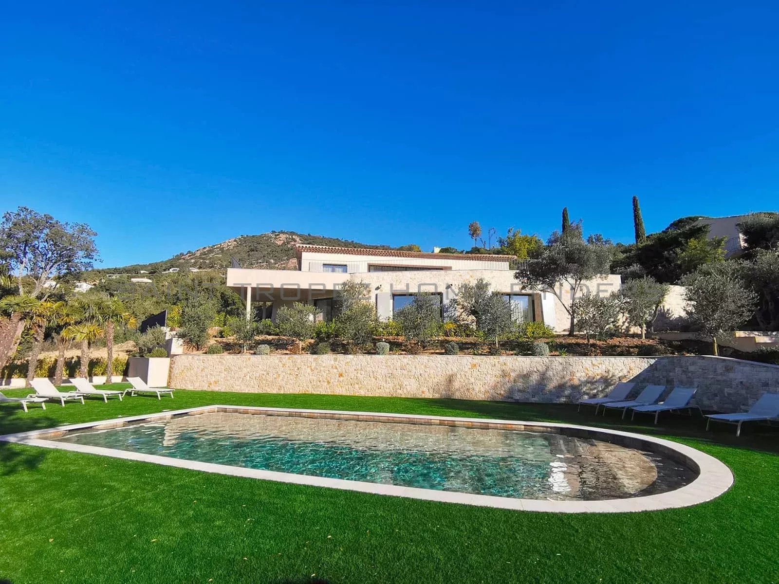  Unique Property with sea view - ST TROPEZ HOME FINDERS