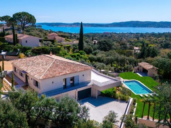Grimaud - Propriété exceptionnelle vue mer St Tropez Home Finders