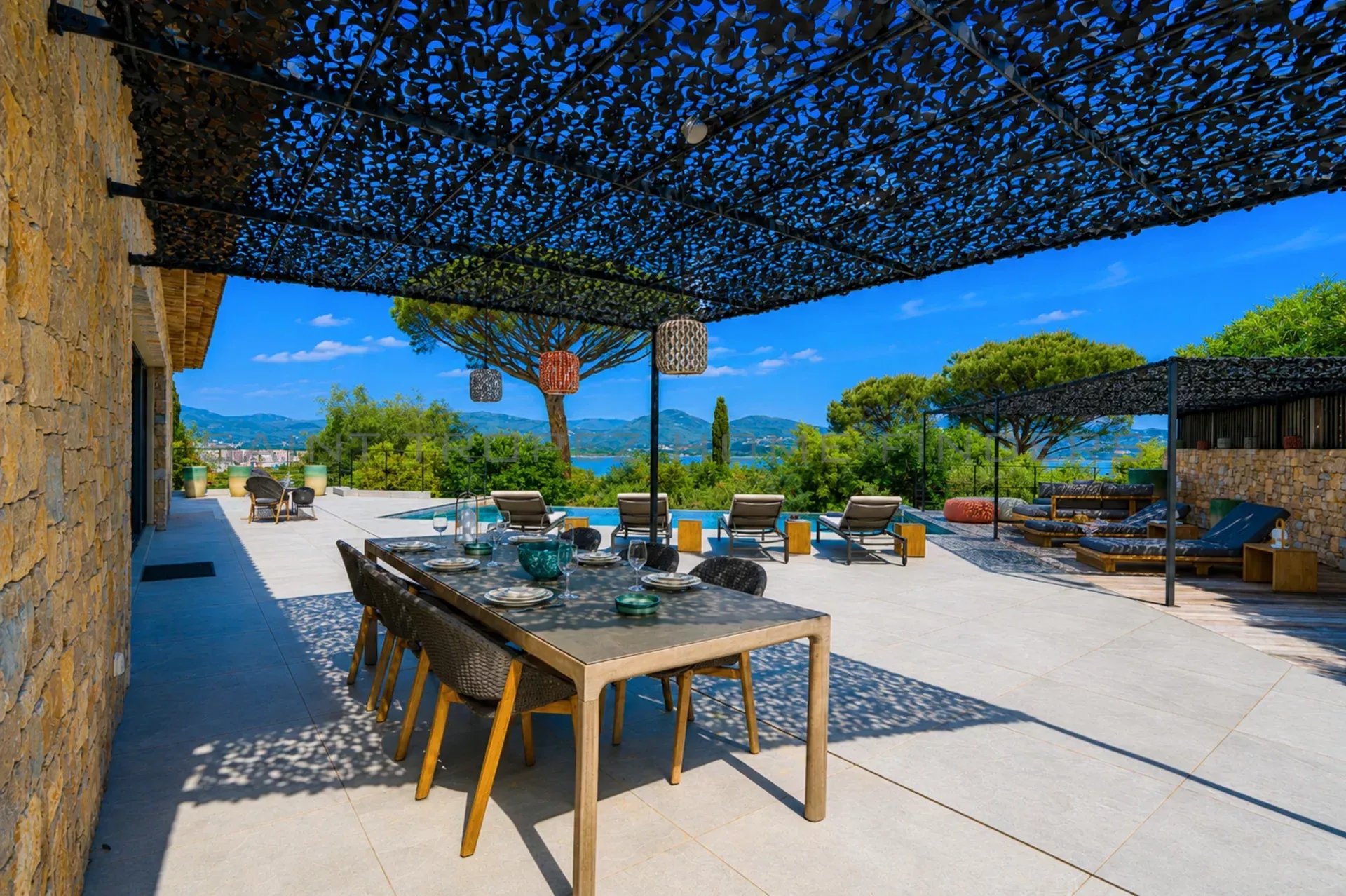 STHF5358-21 Superbe villa neuve avec vue mer - ST TROPEZ HOME FINDERS STHF5358-21 Superbe villa neuve avec vue mer - ST TROPEZ HOME FINDERS