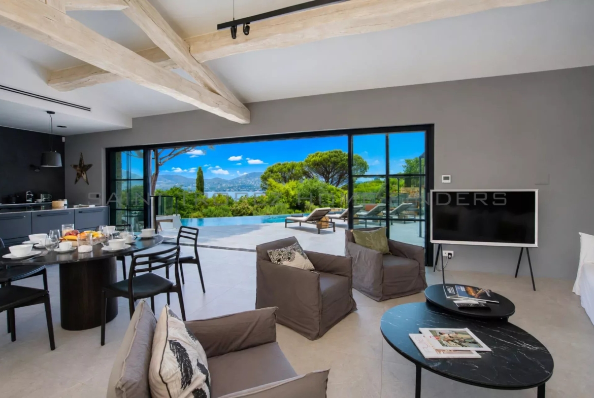 STHF5358-21 Superbe villa neuve avec vue mer - ST TROPEZ HOME FINDERS