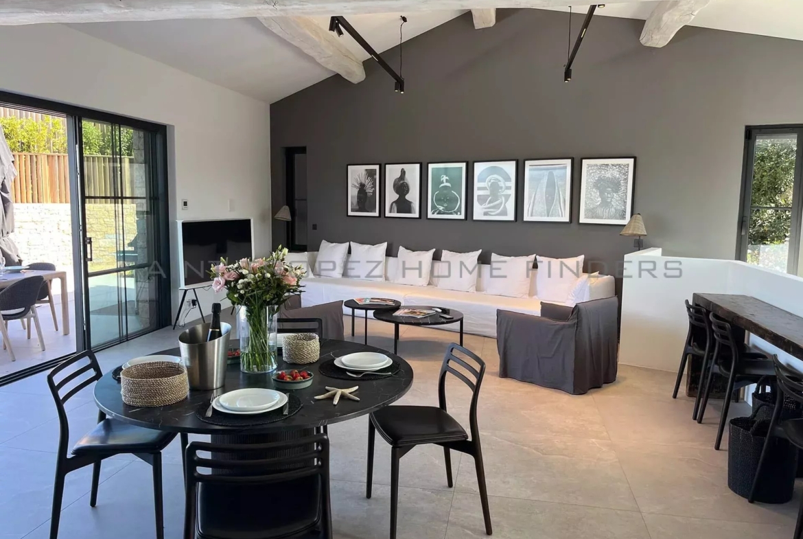 STHF5358-21 Superbe villa neuve avec vue mer - ST TROPEZ HOME FINDERS