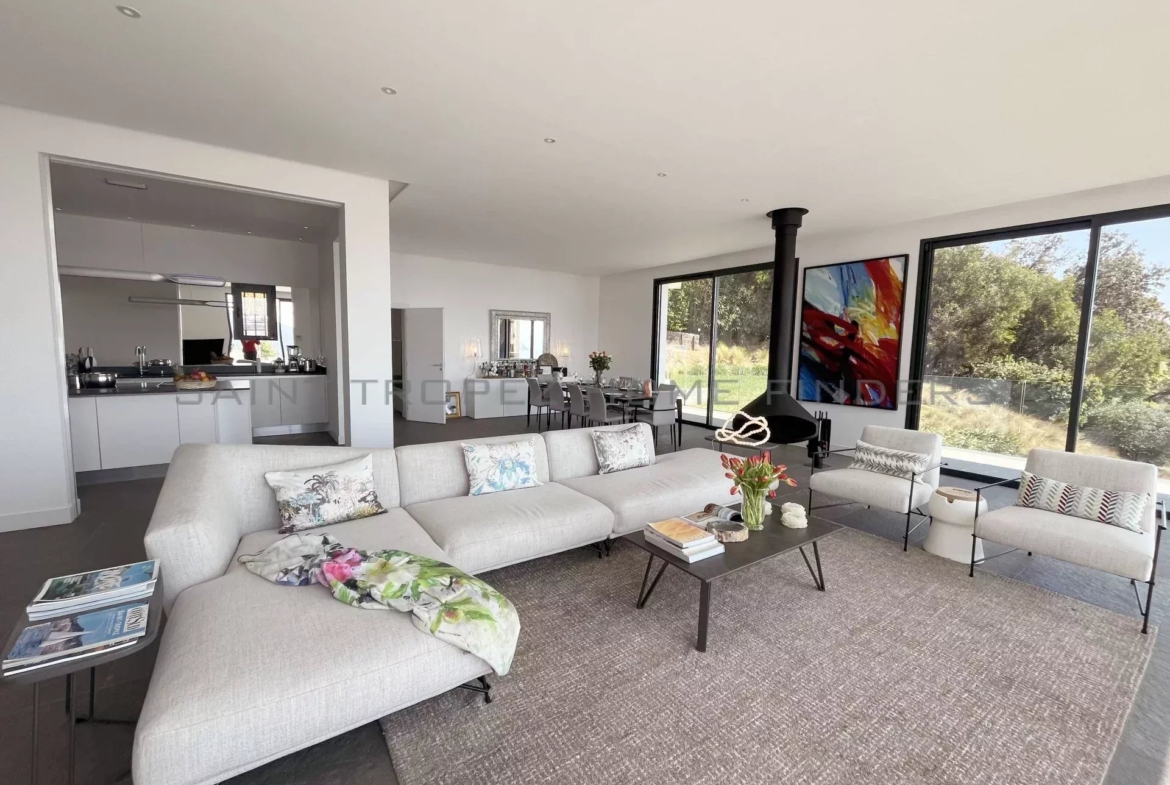 STHF5324 Villa contemporaine avec vue mer panoramique - ST TROPEZ HOME FINDERS