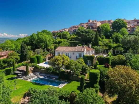 Villa avec vue mer sur les Iles d’Or