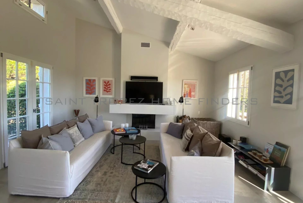 STHF5352 Villa avec vue mer sur les Iles d'Or - ST TROPEZ HOME FINDERS