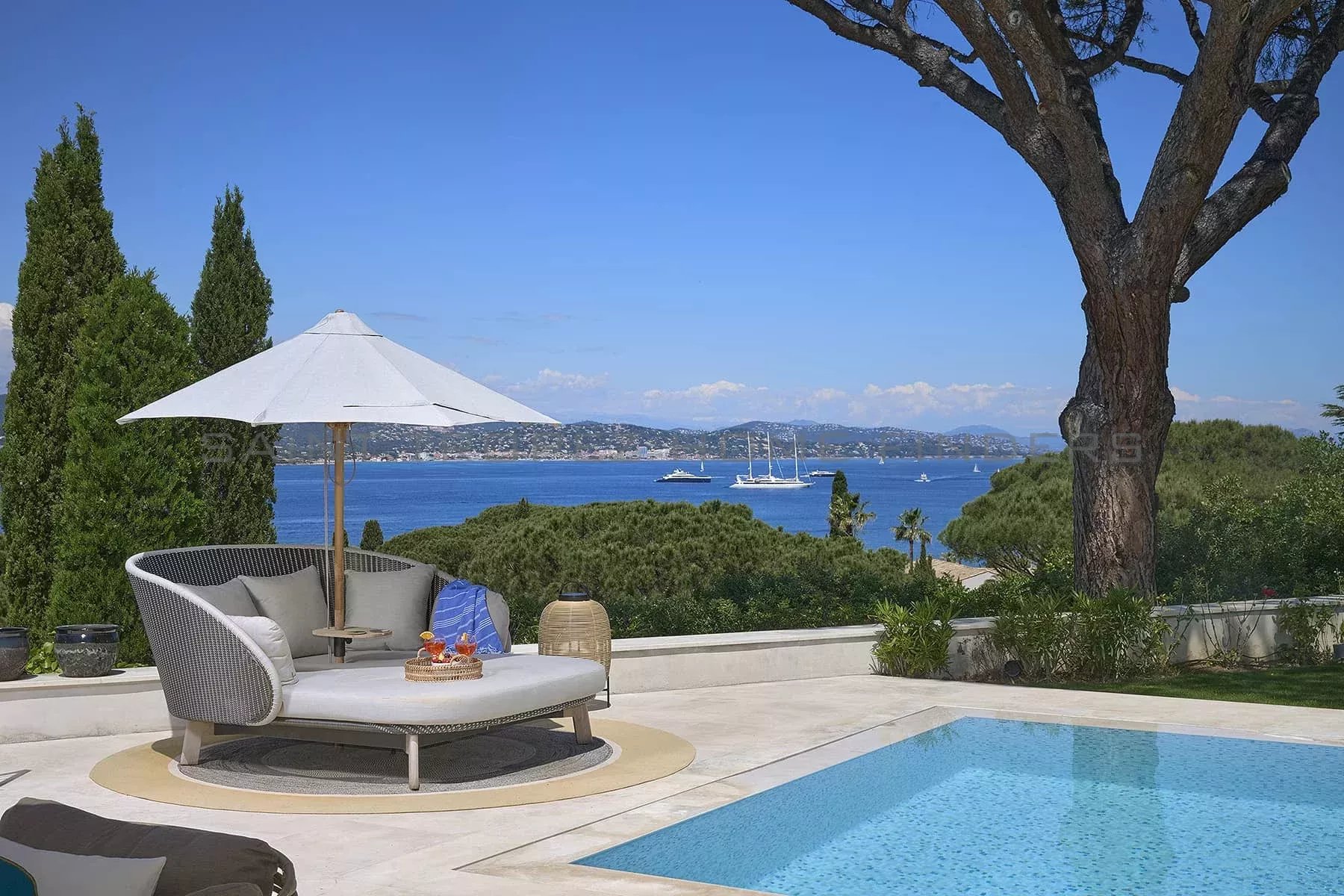 STHF5366 Magnifique villa avec vue mer - ST TROPEZ HOME FINDERS STHF5366 Magnifique villa avec vue mer - ST TROPEZ HOME FINDERS