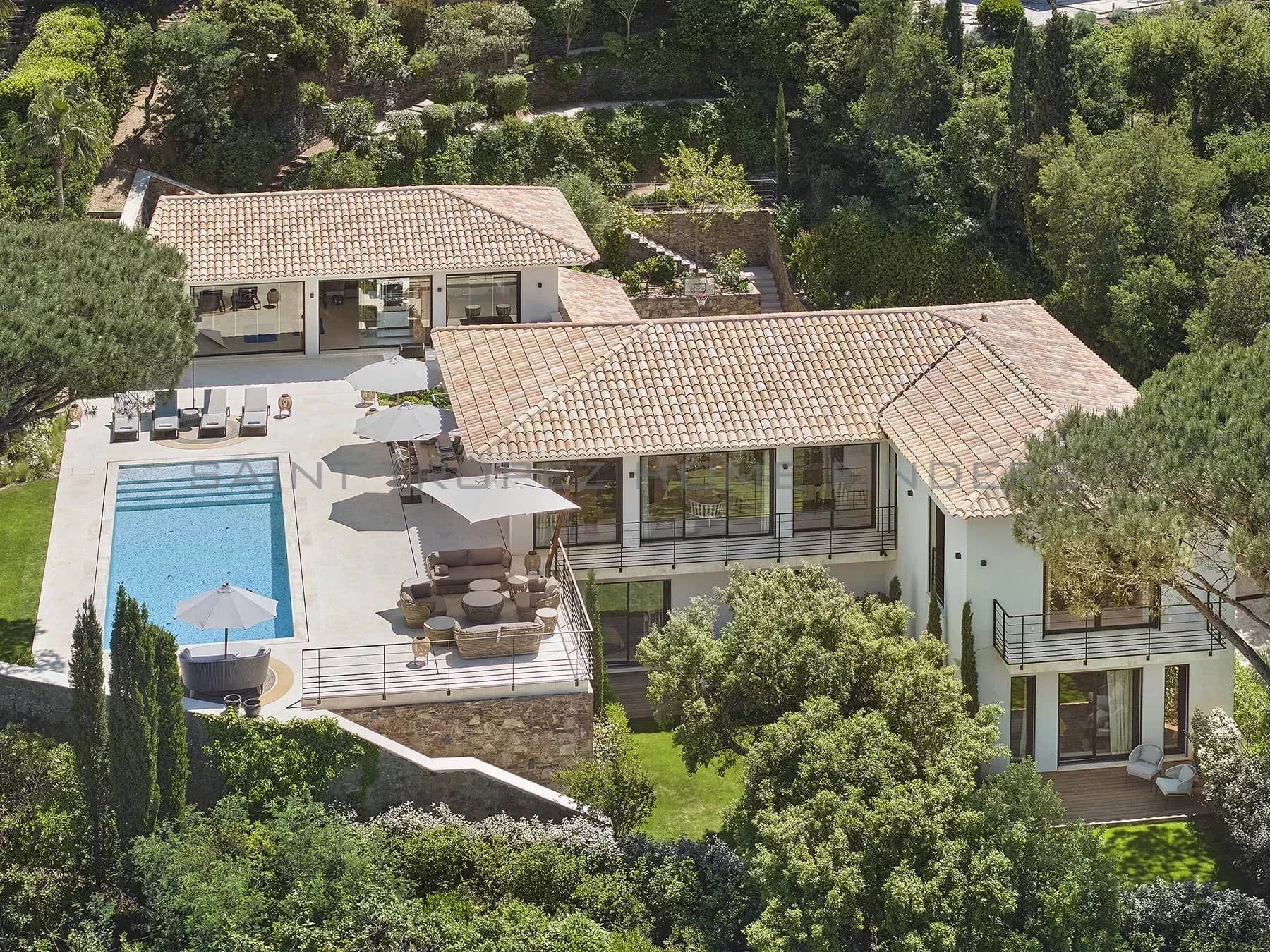 STHF5366 Magnifique villa avec vue mer - ST TROPEZ HOME FINDERS STHF5366 Magnifique villa avec vue mer - ST TROPEZ HOME FINDERS