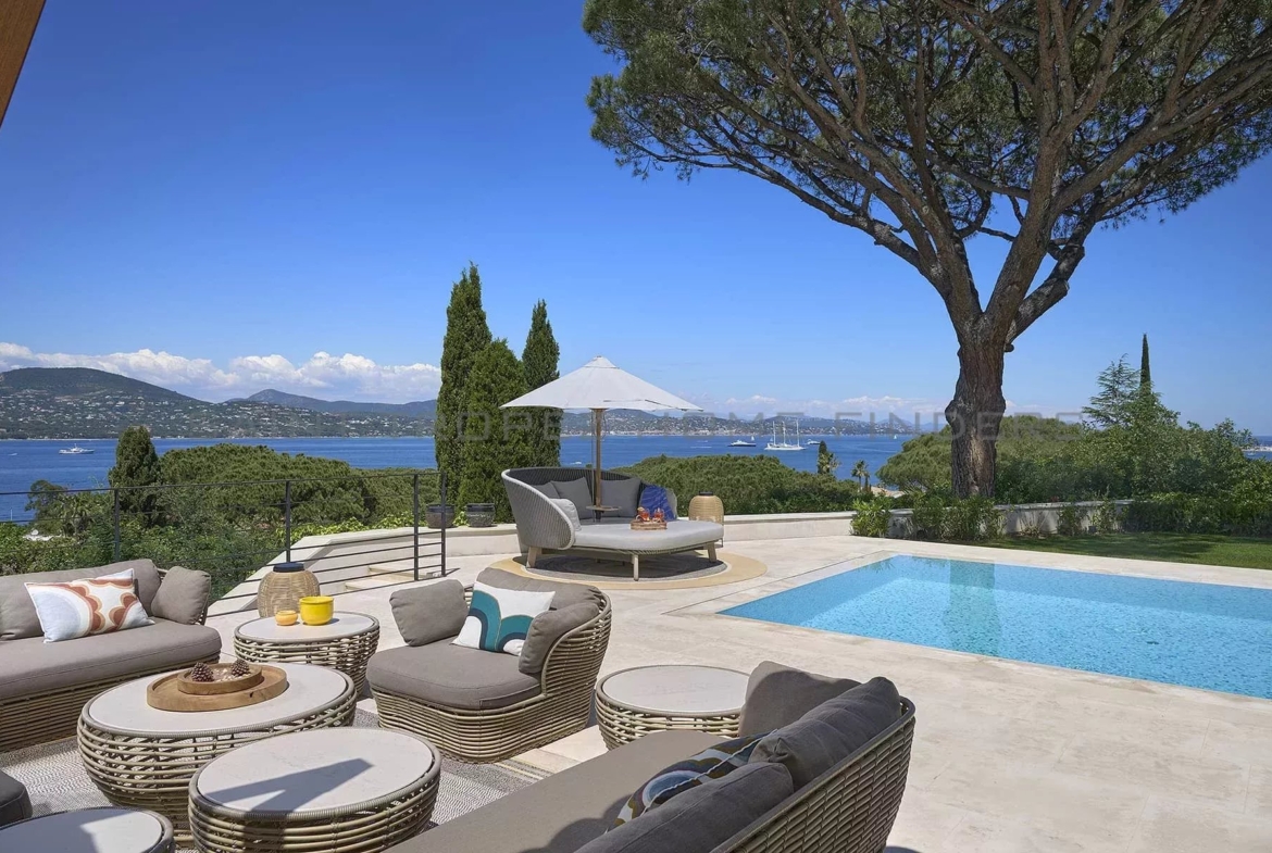 STHF5366 Magnifique villa avec vue mer - ST TROPEZ HOME FINDERS