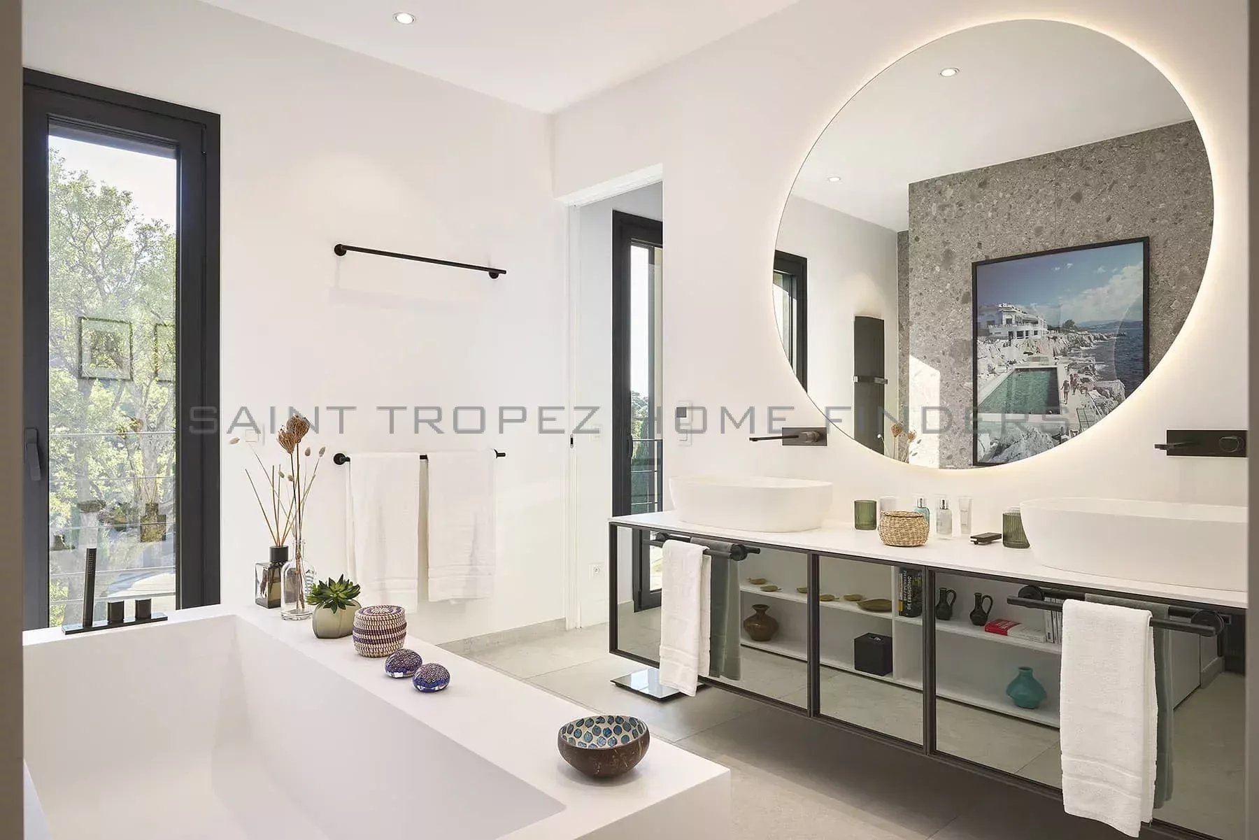 STHF5366 Magnifique villa avec vue mer - ST TROPEZ HOME FINDERS STHF5366 Magnifique villa avec vue mer - ST TROPEZ HOME FINDERS