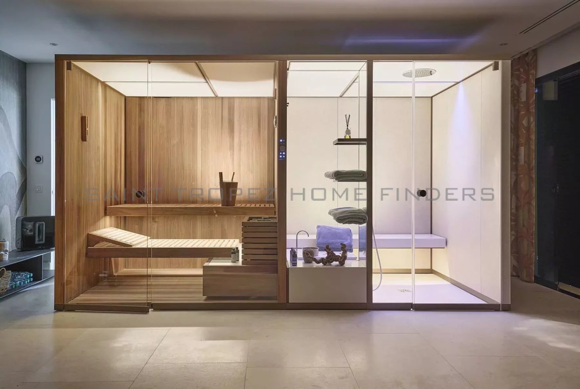 STHF5366 Magnifique villa avec vue mer - ST TROPEZ HOME FINDERS